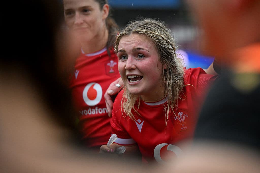 Alex Callender será la capitana de una Gales renovada ante Barbarians