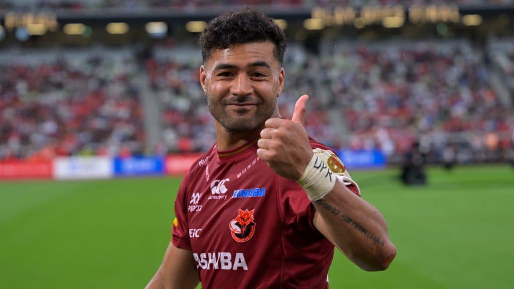 Richie Mo'unga finaliza su temporada en Japón tras la derrota de Toshiba Brave Lupus