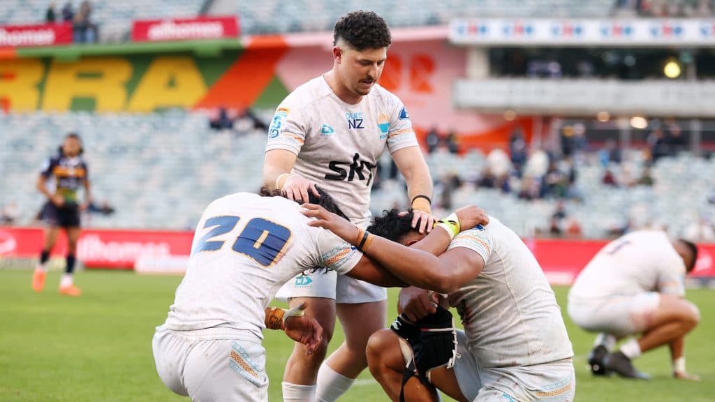 Tana Umaga mantiene la fe en Moana Pasifika pese a la falta de dueño