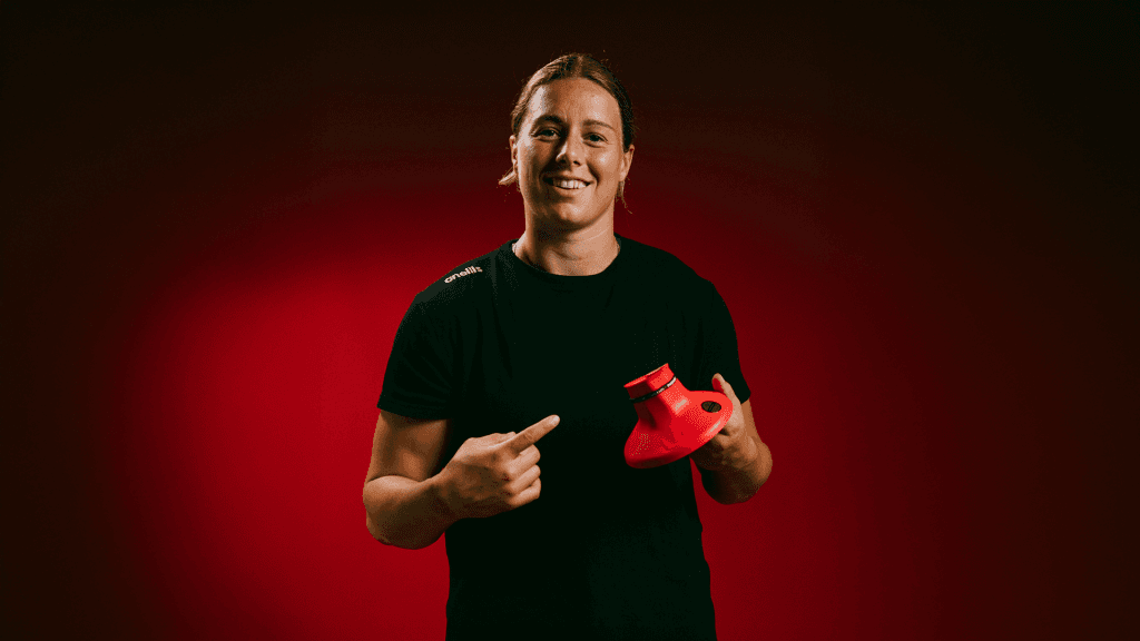 Sophie de Goede y su tee de patada: una nueva tradición en el rugby canadiense
