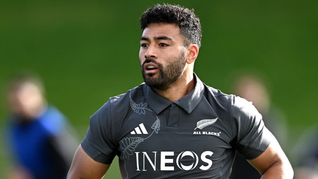 Richie Mo'unga se suma a los All Blacks para enfrentar a los Bulls