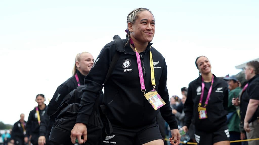 Dura baja para las Black Ferns: la co-capitana Kennedy Tukuafu será operada