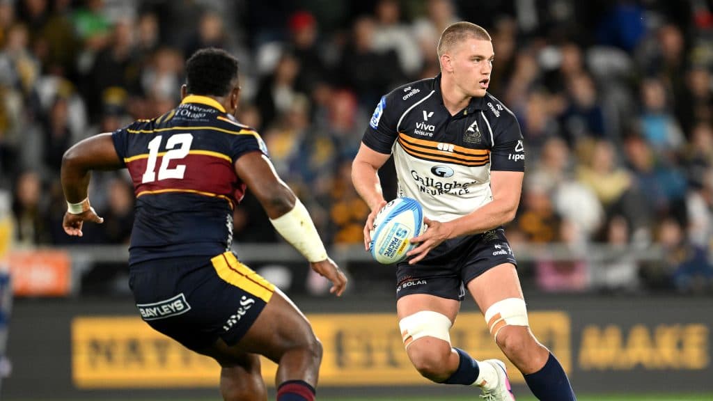 Charlie Cale vuelve a los Brumbies justo antes de los playoffs de Super Rugby