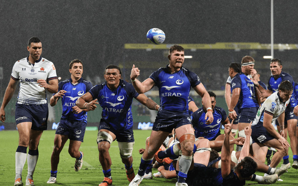 Jake Gordon se lesiona en la derrota de Waratahs ante Force