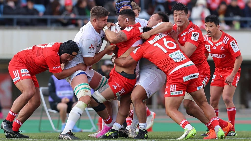 Tres All Blacks, a un triunfo de un trofeo poco habitual en Japón
