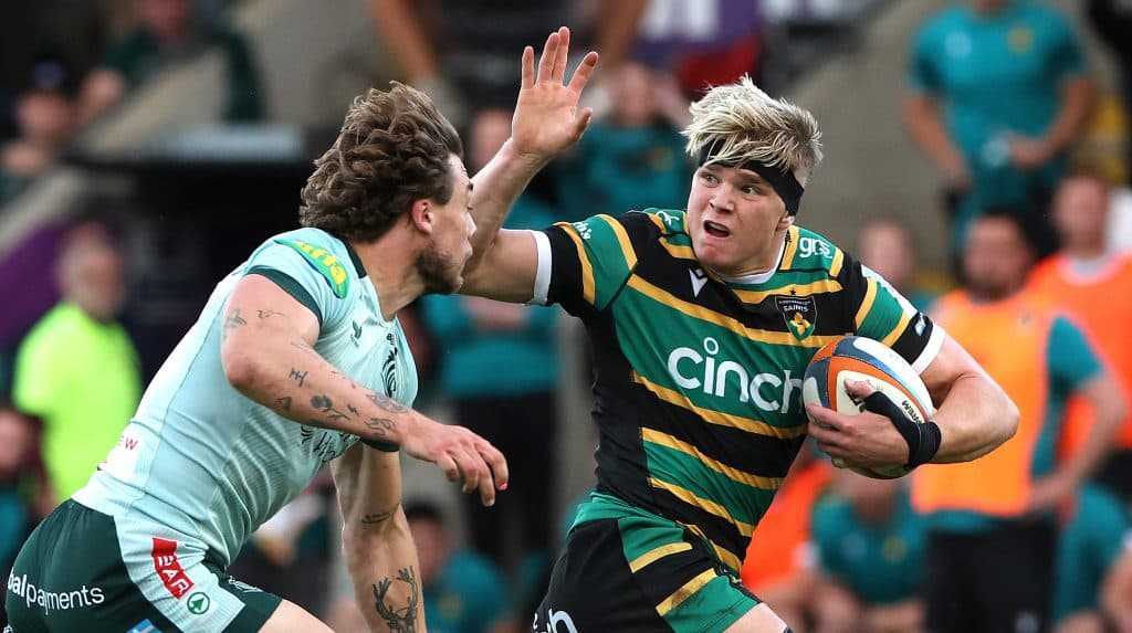Henry Pollock brilla como No.8 y pide pista en Inglaterra