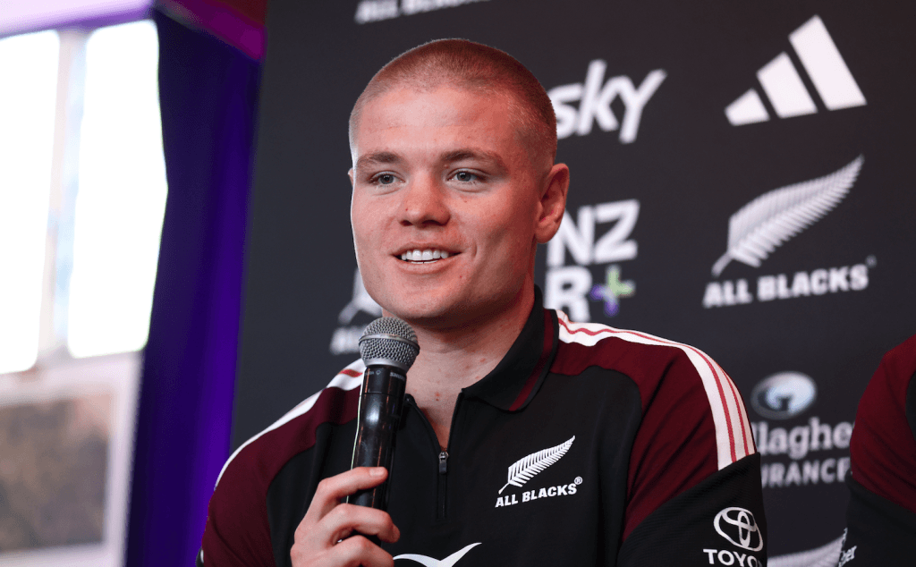 Scott Robertson explica por qué Anton Segner es clave para los All Blacks