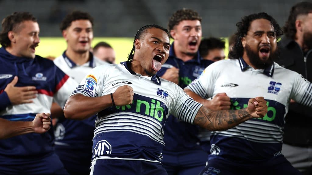 Blues asegura la continuidad de Taufa Funaki por dos temporadas