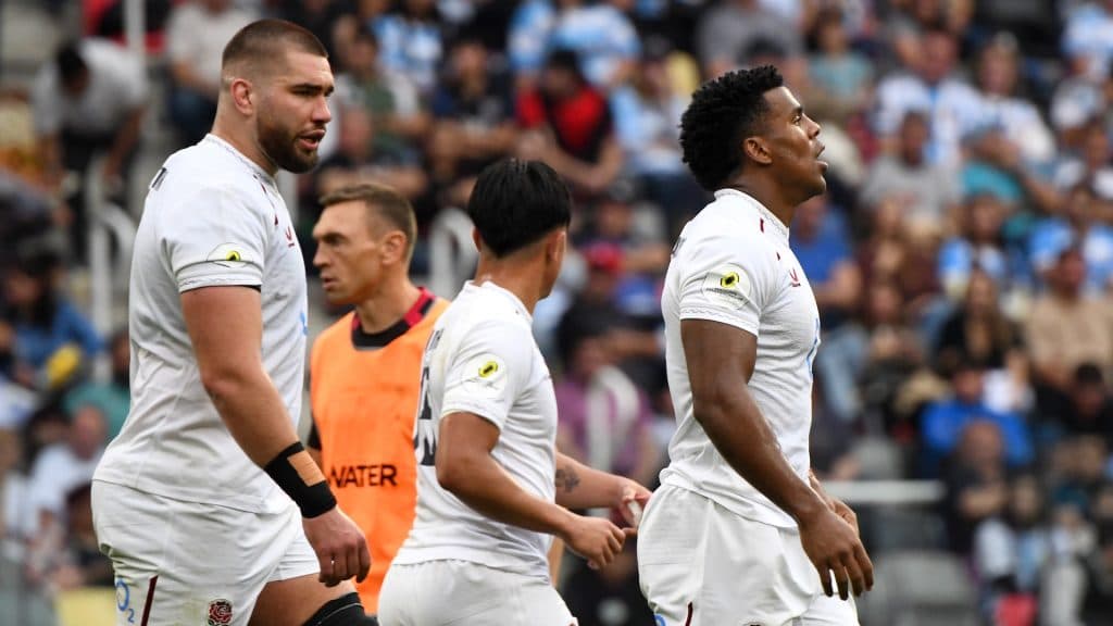 Inglaterra aguantó y venció a Argentina tras un final ajustado