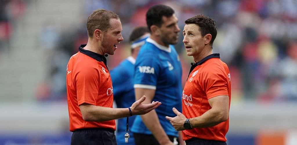 Henry Slade y el tackle salvador sobre Bautista Delguy ante Los Pumas