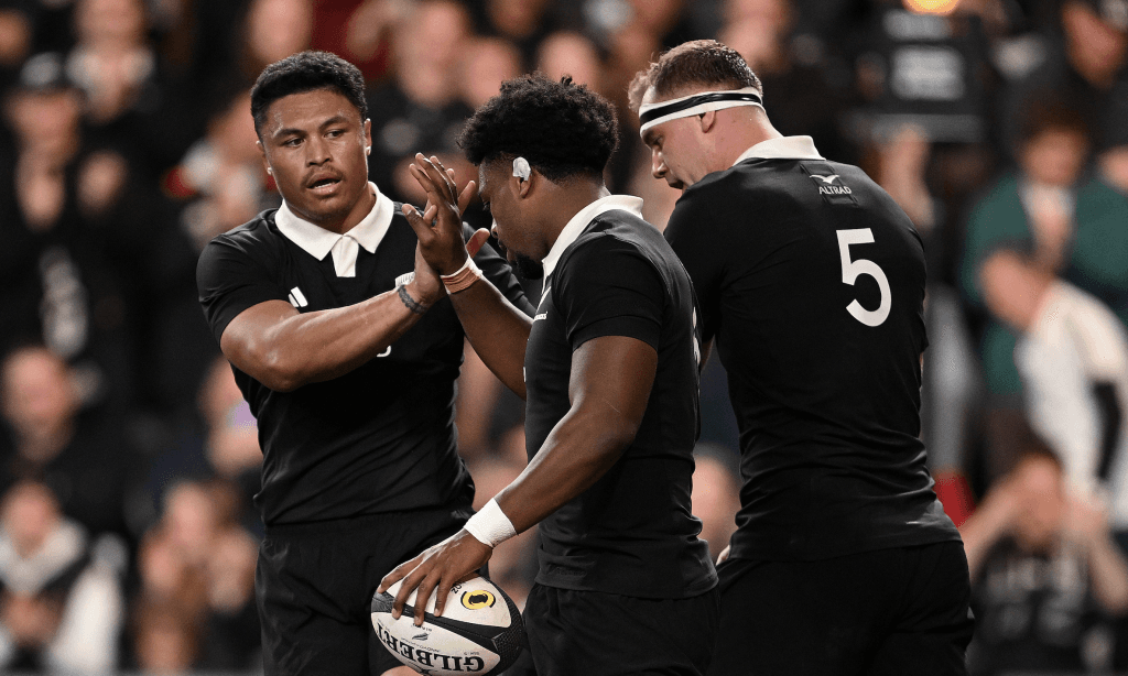 Los All Blacks vencen a Francia y ya piensan en Italia