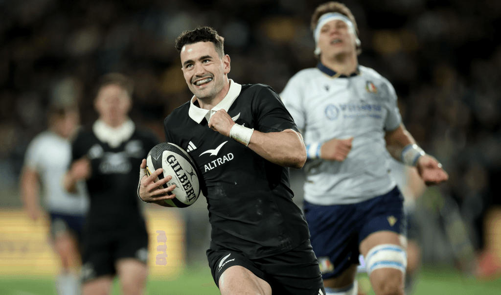 Will Jordan hace historia en la victoria de los All Blacks sobre Italia