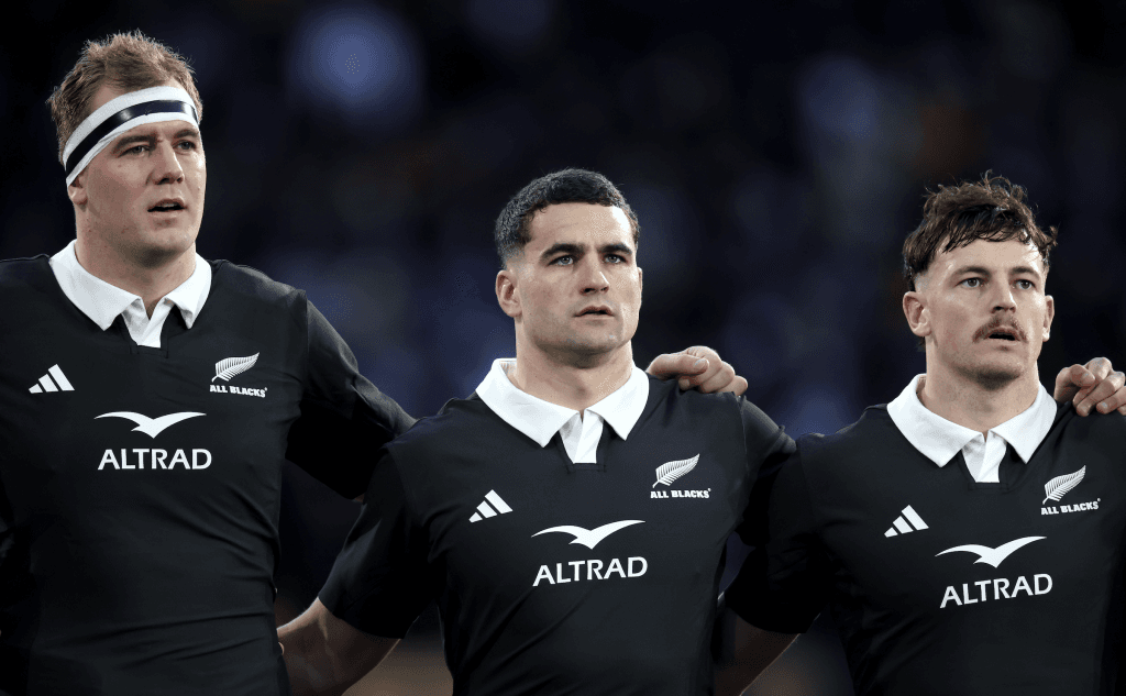 Dave Rennie destacó el debut de los All Blacks tras el triunfo ante Italia