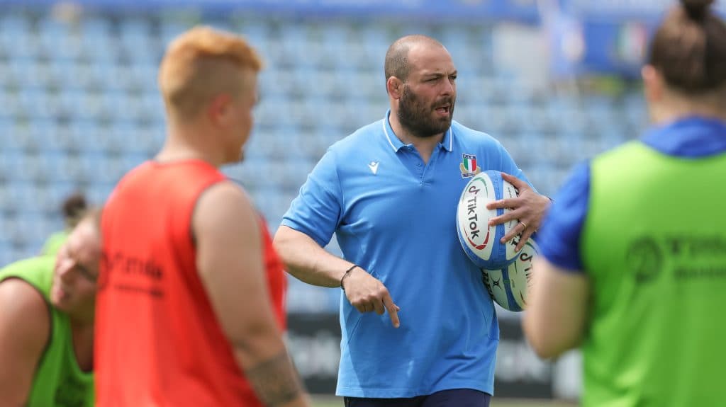 Italia busca entrenador tras la salida de Fabio Roselli y anuncia plantel para la WXV