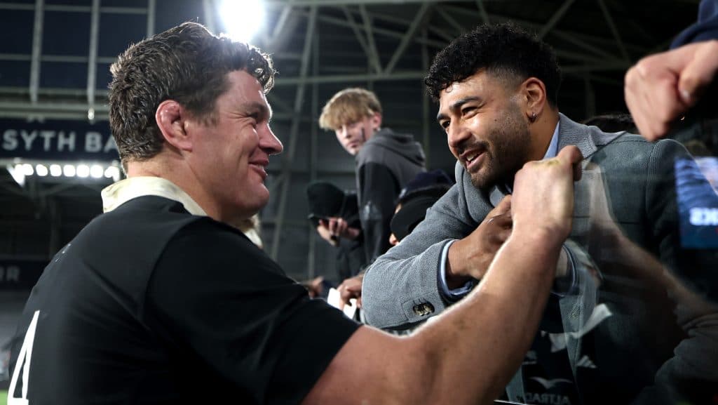 Richie Mo'unga liderará el nuevo ciclo de Crusaders tras cambios en el centro
