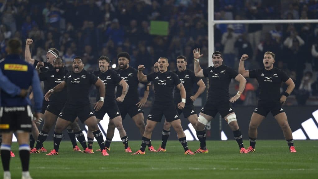 Dave Rennie elogia a los debutantes de los All Blacks y destaca a una joven promesa