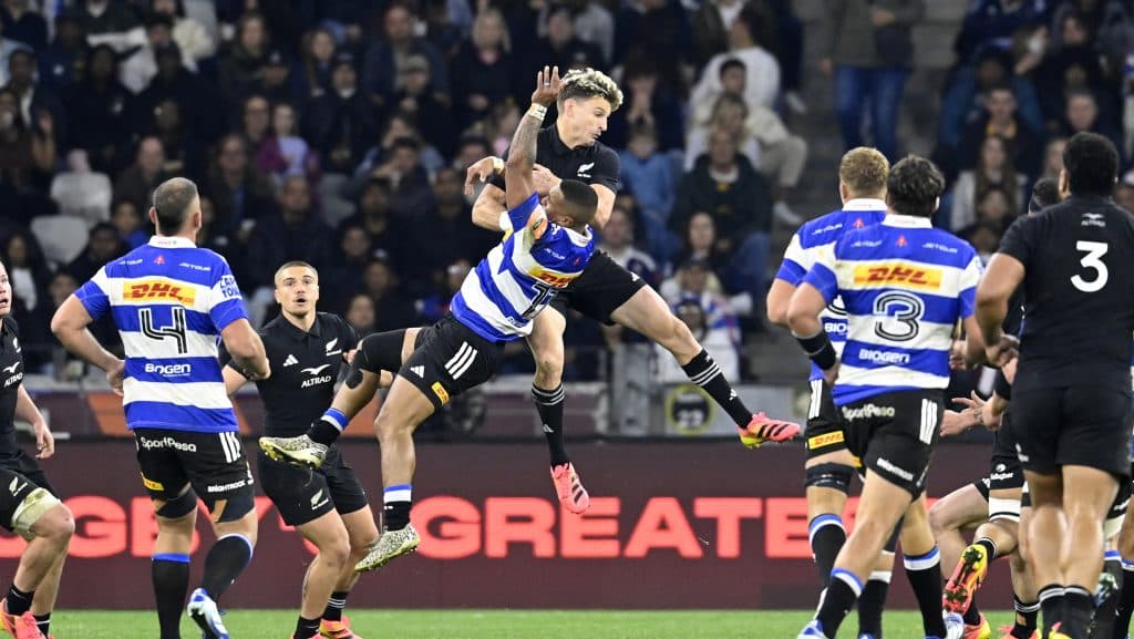 Dave Rennie destacó el carácter de los All Blacks pero cuestionó el scrum y la disciplina
