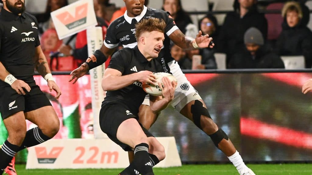 Dudas sobre la lesión de Damian McKenzie tras el segundo test de los All Blacks