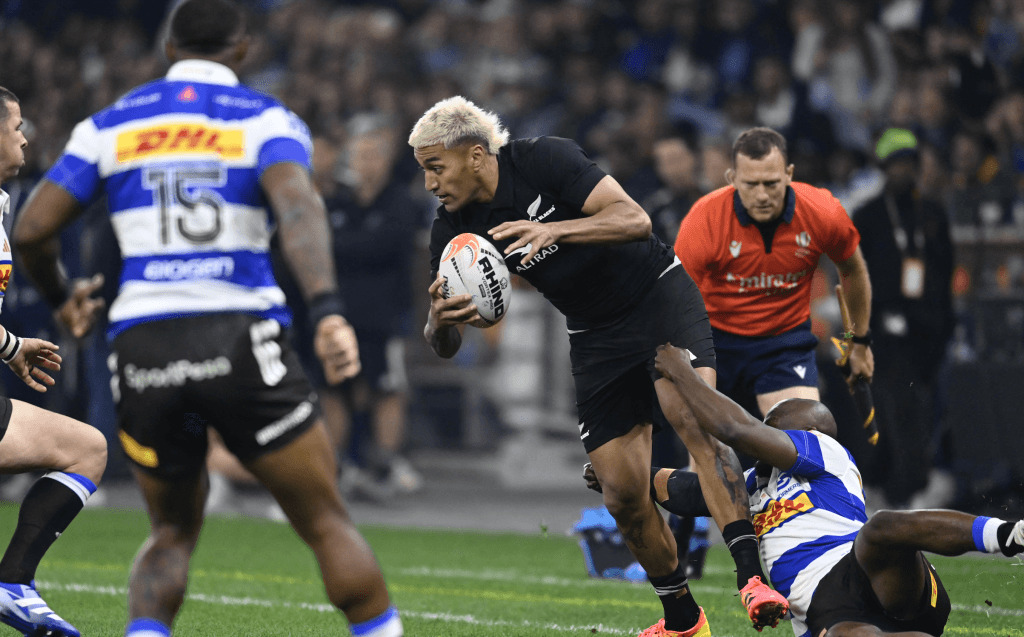 All Blacks sufren pero se imponen ante Stormers en un partido reñido