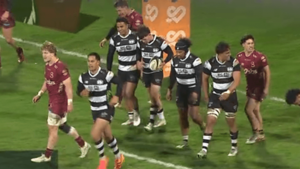 Will Cole se luce con un try y mantiene invicto a Hawke's Bay en la NPC