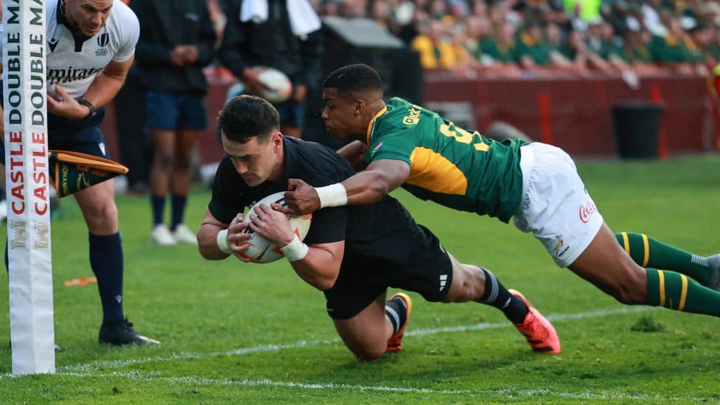 Los All Blacks imponen carácter y vencen 33-16 a los Springboks