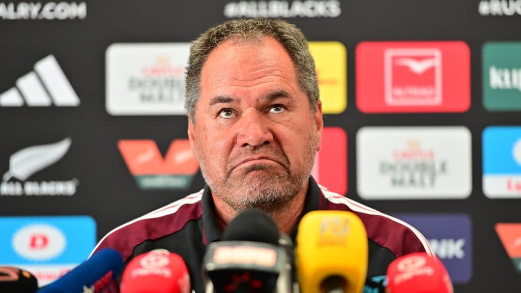 Dave Rennie busca dejar atrás la polémica por el scrum ante los Springboks