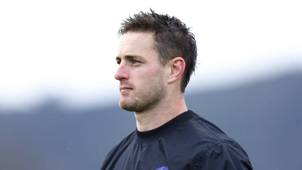 Brett Cameron renueva con Hurricanes para la defensa del título en 2027