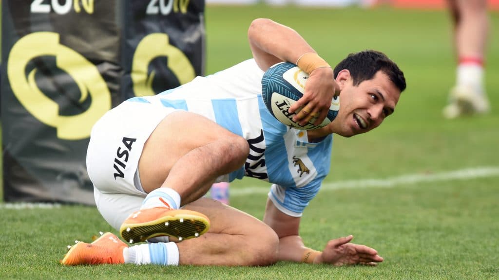 Argentina llega a Londres y realiza cambios obligados en su plantel